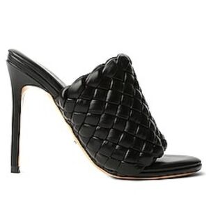 NIB TONY BIANCO KAYLEE MULE IN BLACK SIZE 7.5